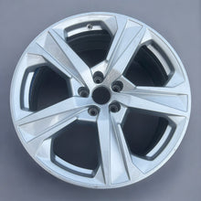 Load image into Gallery viewer, 1x Alufelge 19 Zoll 8.0&quot; 5x112 27ET Glanz Silber 4K8601025 Audi Rim Wheel