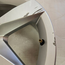 Load image into Gallery viewer, 1x Alufelge 17 Zoll 6.5" 5x112 39ET 2GM601025A VW T-Cross Rim Wheel FEL8174270784ji