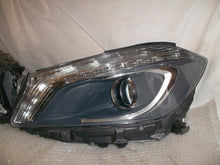 Laden Sie das Bild in den Galerie-Viewer, Frontscheinwerfer Mercedes-Benz W176 A1768201261 Bi-Xenon Ein Satz Headlight SCH5941232340it