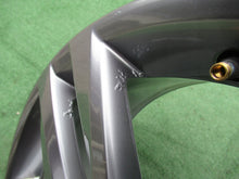 Load image into Gallery viewer, 1x Alufelge 18 Zoll 7.5&quot; 5x112 51ET Glanz Grau 5G0601025AF VW Golf Rim Wheel