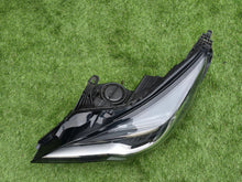 Laden Sie das Bild in den Galerie-Viewer, Frontscheinwerfer Opel Astra 39047198 Links Scheinwerfer Headlight SCH3029030407lj