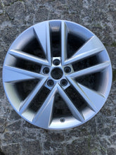 Load image into Gallery viewer, 1x Alufelge 17 Zoll 7.0" 5x100 46ET Glanz 6V0601025C Skoda Fabia Rim Wheel FEL3854028858ng