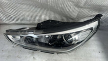 Load image into Gallery viewer, Frontscheinwerfer Hyundai I30 92101-G4020 LED Links Scheinwerfer Headlight