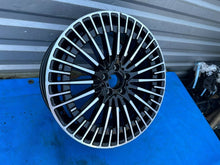 Laden Sie das Bild in den Galerie-Viewer, 1x Alufelge 20 Zoll A2434010600 Mercedes-Benz Eqa Amg Rim Wheel FEL3170601130vs