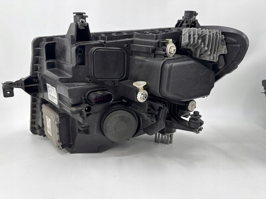 Frontscheinwerfer VW Crafter 7C1941036B Ein Stück (Rechts oder Links) Headlight SCH7359966773ow
