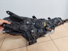 Laden Sie das Bild in den Galerie-Viewer, Frontscheinwerfer Peugeot 4007 P7139L Xenon Links Scheinwerfer Headlight SCH8795826635sx