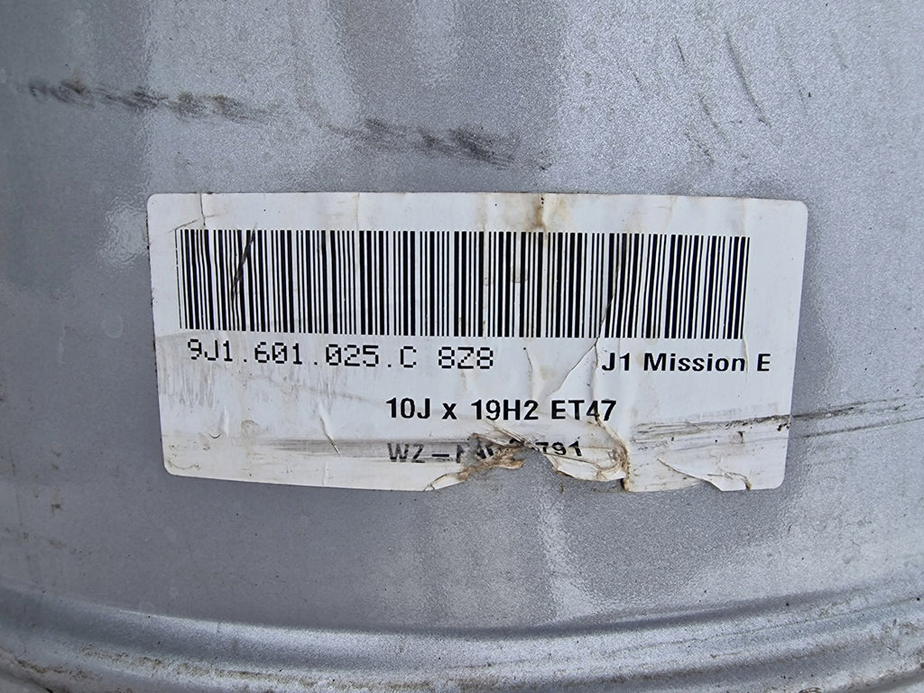 1x Alufelge 19 Zoll 10.0" 5x130 47ET Glanz Silber 9J1601025C Porsche Taycan FEL8127193600yk