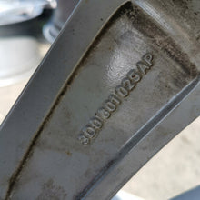 Load image into Gallery viewer, 1x Alufelge 19 Zoll 8.5" 5x112 38ET Glanz Silber 3D0601025AP VW Rim Wheel FEL6287209606lw