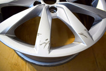 Load image into Gallery viewer, 1x Alufelge 17 Zoll 7.0&quot; 5x112 49ET Glanz Silber 5G0601025BF VW Golf Vii