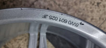 Laden Sie das Bild in den Galerie-Viewer, 1x Alufelge 18 Zoll 8.5" 5x112 29ET Glanz Silber 8W0601025DE Audi B9 Rim Wheel FEL2819550081yg