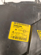 Laden Sie das Bild in den Galerie-Viewer, Frontscheinwerfer Volvo S40 V50 30698890 30744681 Xenon Ein Satz Headlight SCH2631859800sm