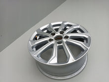 Load image into Gallery viewer, 1x Alufelge 16 Zoll 6.5" 5x114.3 40ET Glanz Silber Hyundai Tucson Elantra FEL9817268601xk