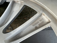 Laden Sie das Bild in den Galerie-Viewer, 1x Alufelge 19 Zoll 8.5" 5x114.3 40ET Glanz Silber 1044264-00-A Tesla Model 3 FEL2533766092il