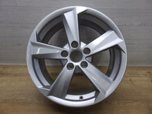 Laden Sie das Bild in den Galerie-Viewer, 1x Alufelge 17 Zoll 7.0" 5x112 45ET Glanz Silber 81A601025 Audi Q2 Rim Wheel FEL1264023211rw