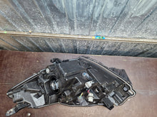 Load image into Gallery viewer, Frontscheinwerfer Toyota Yaris Rechts Scheinwerfer Headlight