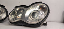 Laden Sie das Bild in den Galerie-Viewer, Frontscheinwerfer Mercedes-Benz W203 A2038203761 Xenon Ein Satz Headlight SCH5160641277kl
