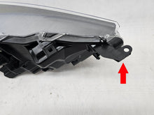 Load image into Gallery viewer, Frontscheinwerfer Toyota 4 Yaris SPP8711 Links Scheinwerfer Headlight