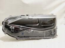 Laden Sie das Bild in den Galerie-Viewer, Frontscheinwerfer Toyota Yaris Cross LED Ein Stück (Rechts oder Links) Headlight SCH7774465607nw
