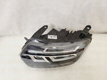 Laden Sie das Bild in den Galerie-Viewer, Frontscheinwerfer Dacia Duster 260602515R Full LED Links Scheinwerfer Headlight