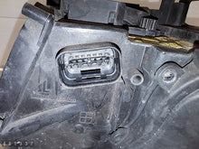 Laden Sie das Bild in den Galerie-Viewer, Frontscheinwerfer BMW 3 E92 723993006 Rechts Scheinwerfer Headlight SCH6425427363rq