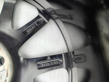 Laden Sie das Bild in den Galerie-Viewer, 1x Alufelge 17 Zoll 6.5&quot; 5x100 50ET 509100323 Toyota Yaris Rim Wheel