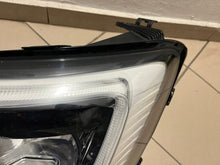 Load image into Gallery viewer, Frontscheinwerfer Renault Master 260607867R Links Scheinwerfer Headlight