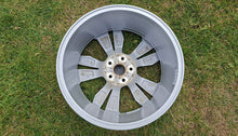 Load image into Gallery viewer, 1x Alufelge 18 Zoll 7.5" 5x112 50ET Glanz Silber 10A071498 VW I Rim Wheel FEL4514778932sl