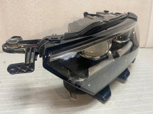 Laden Sie das Bild in den Galerie-Viewer, Frontscheinwerfer VW T Roc T-Roc 2GA941035D LED Links Scheinwerfer Headlight