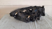Laden Sie das Bild in den Galerie-Viewer, Frontscheinwerfer BMW 3 F34 8738723-02 Vorderseite Scheinwerfer Headlight SCH9123900654sl