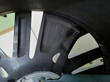 Laden Sie das Bild in den Galerie-Viewer, 1x Alufelge 18 Zoll 7.5" 5x112 48ET Glanz Schwarz 5E3601025AD Skoda Octavia I FEL3285924013el