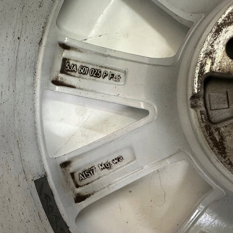 1x Alufelge 16 Zoll 7.0" 5x100 Weiß 5JA601025B Skoda Rim Wheel FEL8610660284vp