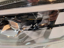 Laden Sie das Bild in den Galerie-Viewer, Frontscheinwerfer Opel Vivaro C 9847209980 Links Scheinwerfer Headlight