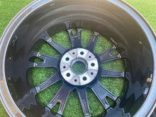 Laden Sie das Bild in den Galerie-Viewer, 1x Alufelge 17 Zoll 7.0" 5x112 47ET 7849122 BMW 1 F40 Rim Wheel FEL1960520594vx