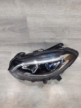 Laden Sie das Bild in den Galerie-Viewer, Frontscheinwerfer Mercedes-Benz W246 A2469066101 LED Links Headlight