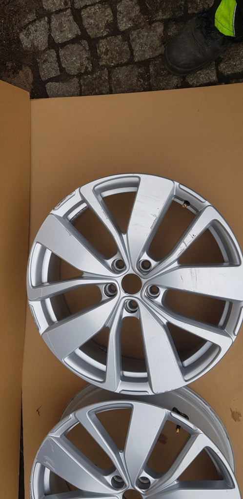 1x Alufelge 20 Zoll 7.0" 5x114.3 33ET 403004884R Renault Scenic Rim Wheel FEL3911704540zq