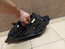 Load image into Gallery viewer, Frontscheinwerfer Audi Q5 8R0941030 Xenon Rechts Scheinwerfer Headlight SCH8893288721rg
