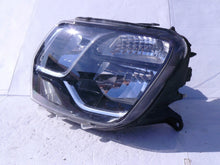 Laden Sie das Bild in den Galerie-Viewer, Frontscheinwerfer Dacia Duster 260608209R Halogen Links Scheinwerfer Headlight