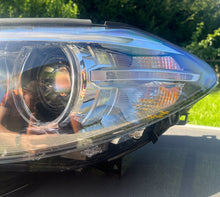 Laden Sie das Bild in den Galerie-Viewer, Frontscheinwerfer BMW 5 F10 7343911-08 Bi-Xenon Links Scheinwerfer Headlight SCH8358240767ru
