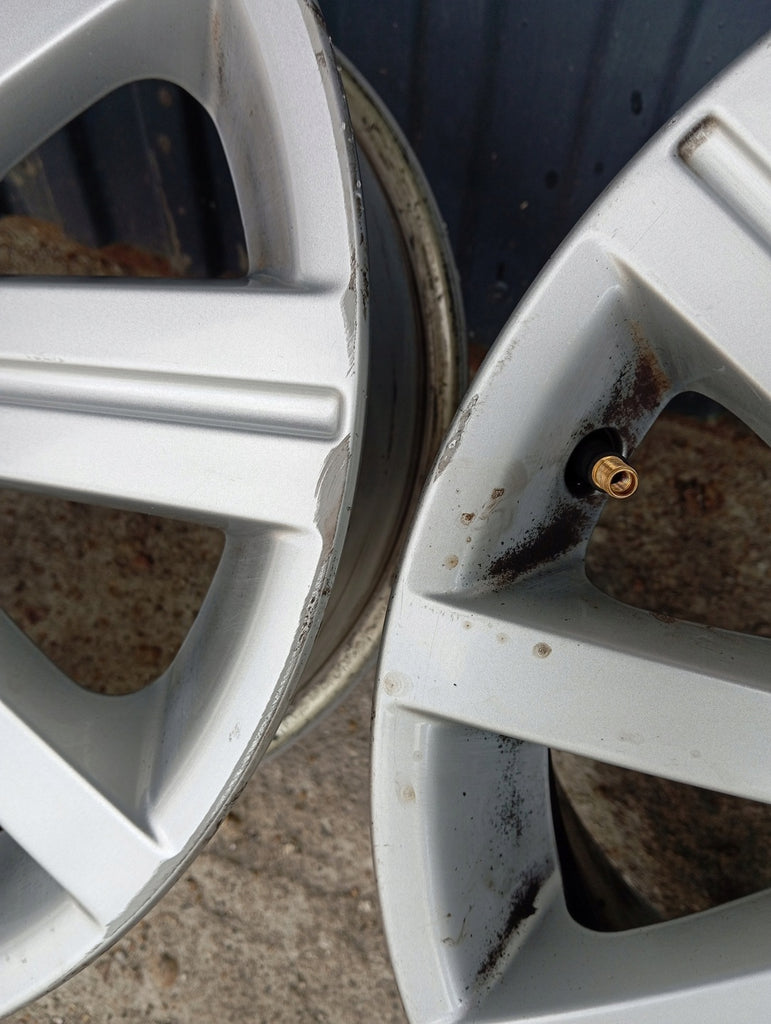 4x Alufelge 15 Zoll 6.5" 5x112 50ET Glanz Silber 5K0601025J Seat Touran