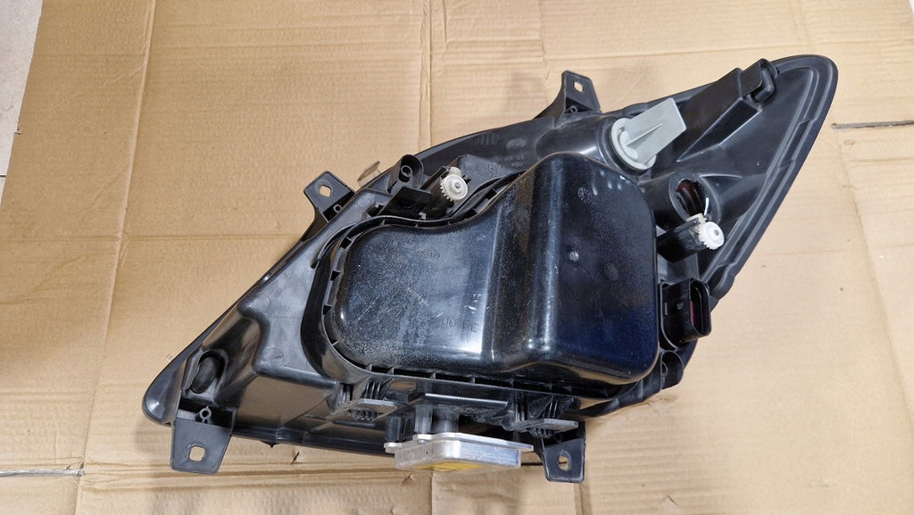 Frontscheinwerfer Mercedes-Benz Sprinter A9068201061 Rechts Headlight SCH1571799921eq