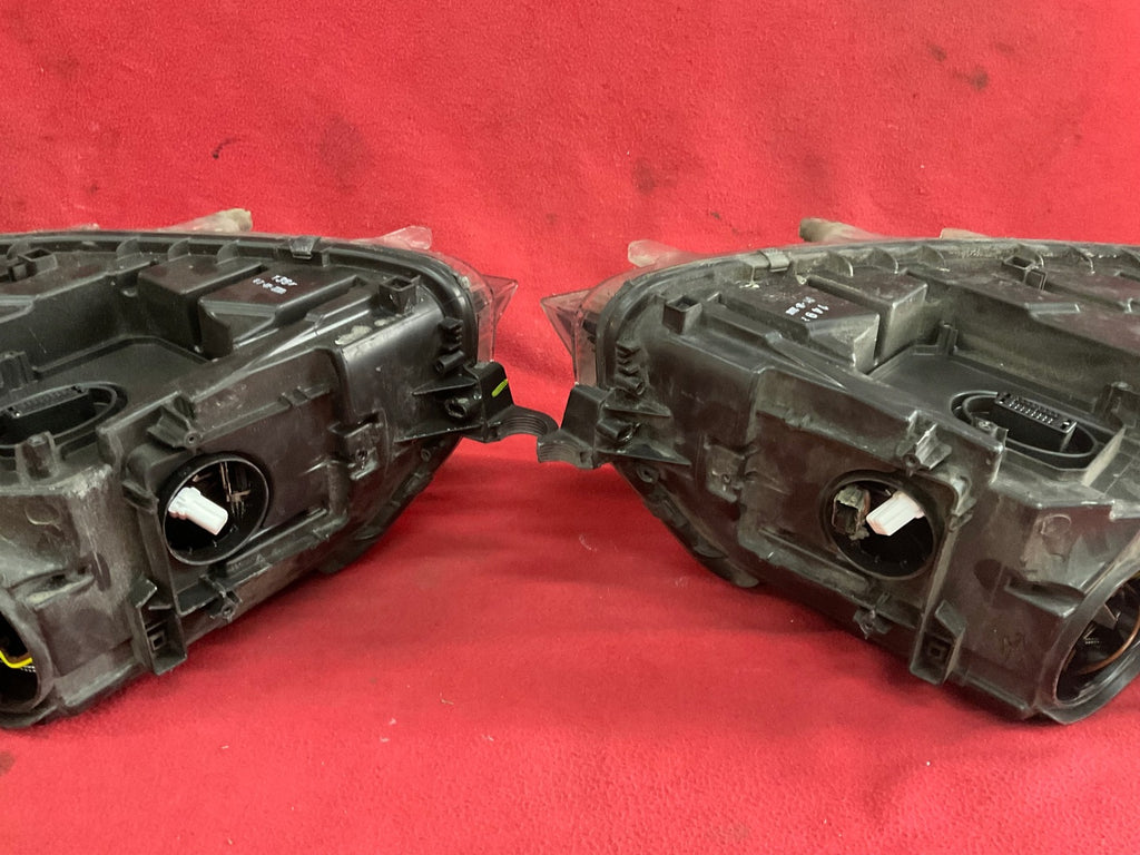 Frontscheinwerfer Skoda Octavia III 5E1941016B 5E1941015B Xenon Ein Satz SCH1531620766mg