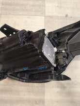 Laden Sie das Bild in den Galerie-Viewer, Frontscheinwerfer Renault Captur II 260104525R LED Rechts Scheinwerfer Headlight SCH6907361228xm