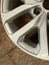 Load image into Gallery viewer, 1x Alufelge 17 Zoll 7.0" 5x114.3 40ET Glanz Silber 403004615R Renault Rim Wheel FEL2742832831pz