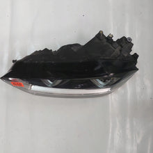 Load image into Gallery viewer, Frontscheinwerfer VW Golf Sportsvan 517941751B Xenon Links Headlight SCH7922638390bq