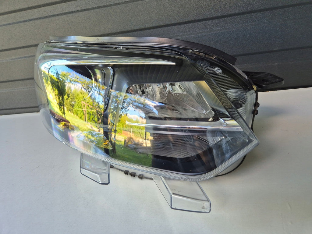 Frontscheinwerfer Opel Zafira Vivaro C 9832836480 Xenon Rechts Headlight