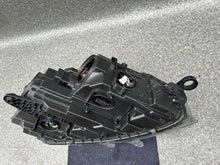 Load image into Gallery viewer, Frontscheinwerfer Skoda Octavia III 5E1941017B Links Scheinwerfer Headlight SCH3440404158kt