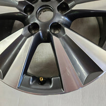 Laden Sie das Bild in den Galerie-Viewer, 1x Alufelge 17 Zoll 6.5" 5x114.3 45ET 3NA3A Nissan III Pulsar Talisman Scenic FEL7919166975bn