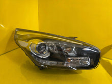 Laden Sie das Bild in den Galerie-Viewer, Frontscheinwerfer Kia Carens IV 92102-A4150 LED Rechts Scheinwerfer Headlight