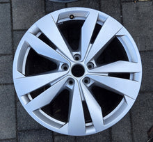 Load image into Gallery viewer, 1x Alufelge 19 Zoll 8.0" 5x112 45ET 11A071499 VW Id.5 Id.4 Rim Wheel FEL7960946251mq