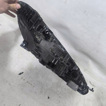 Laden Sie das Bild in den Galerie-Viewer, Frontscheinwerfer Tesla Model 3 1760888-00-E1760888-00-E LED Rechts oder Links